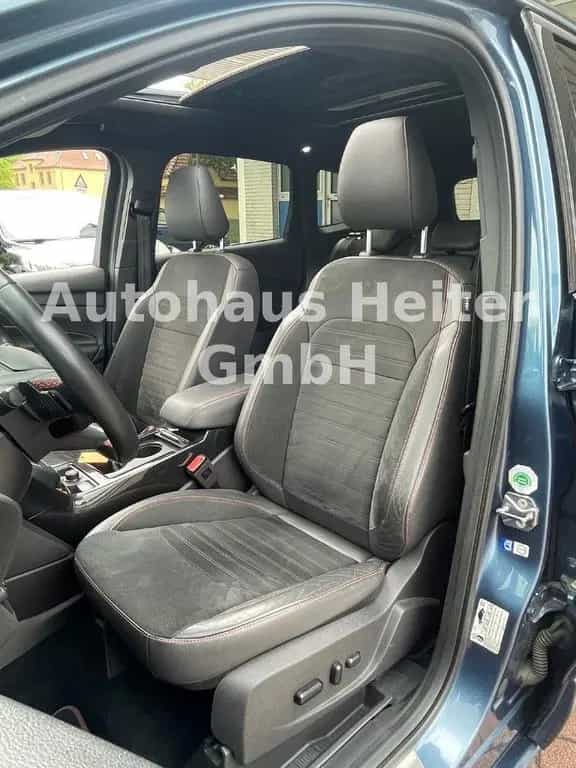 Ford Kuga 2.0 TDCi Auto. ST-Line/ AHK+Pano+19"+Sony 04/2019-photo-18