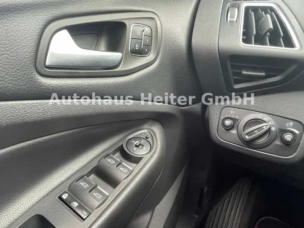 Ford Kuga 2.0 TDCi Auto. ST-Line/ AHK+Pano+19"+Sony 04/2019-photo-19