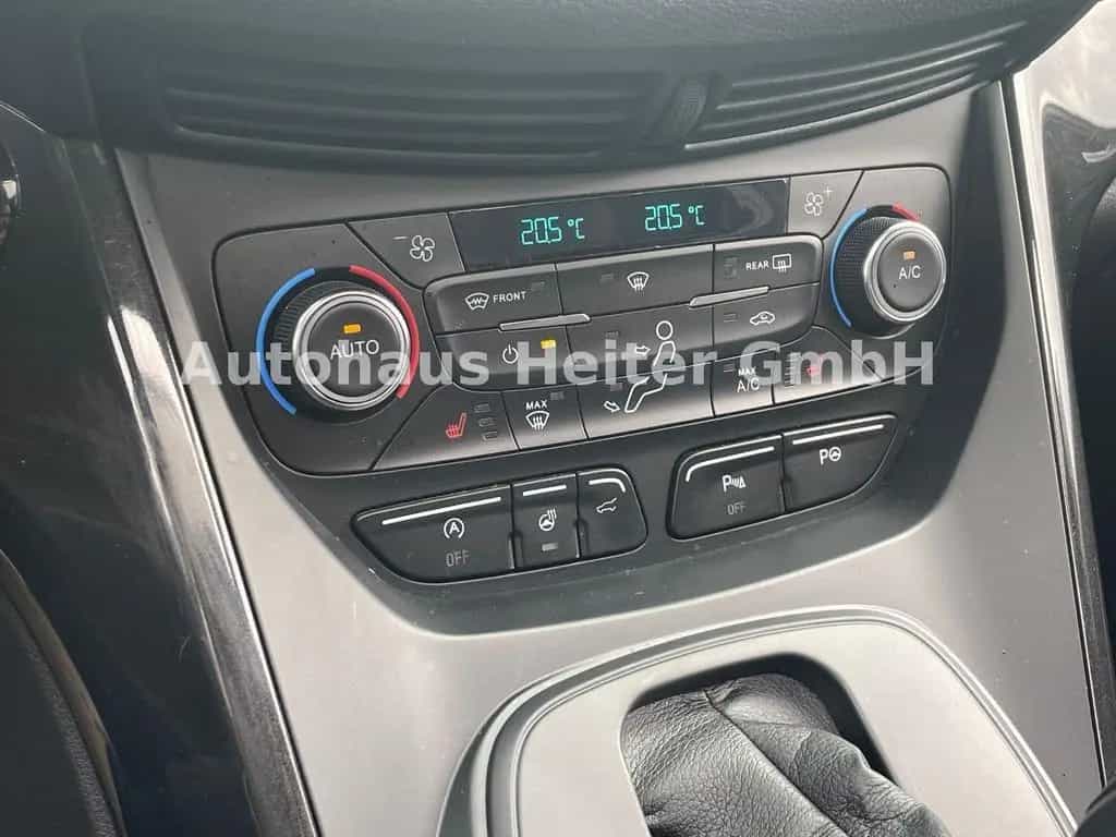 Ford Kuga 2.0 TDCi Auto. ST-Line/ AHK+Pano+19"+Sony 04/2019-photo-30