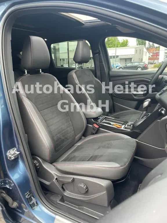 Ford Kuga 2.0 TDCi Auto. ST-Line/ AHK+Pano+19"+Sony 04/2019-photo-9