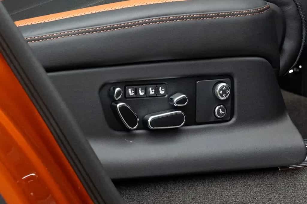 Bentley Bentayga S 4WD MASSAGE.MATRIX.ACC.AHK NEUZUSTAND 12/2024-photo-27