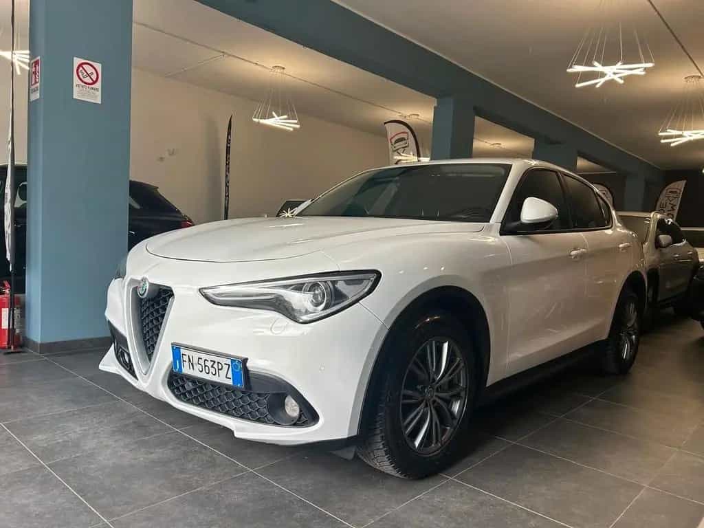 Alfa Romeo Stelvio 2.2 Turbodiesel 180 CV AT8 RW 01/2018-photo-2