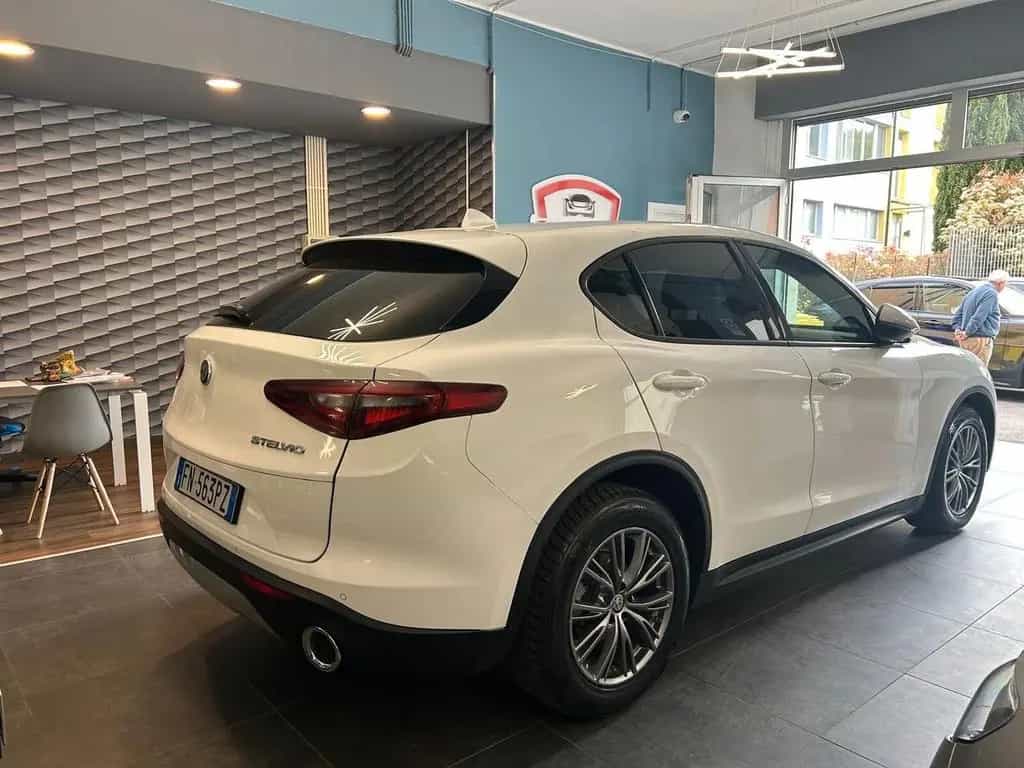 Alfa Romeo Stelvio 2.2 Turbodiesel 180 CV AT8 RW 01/2018-photo-5