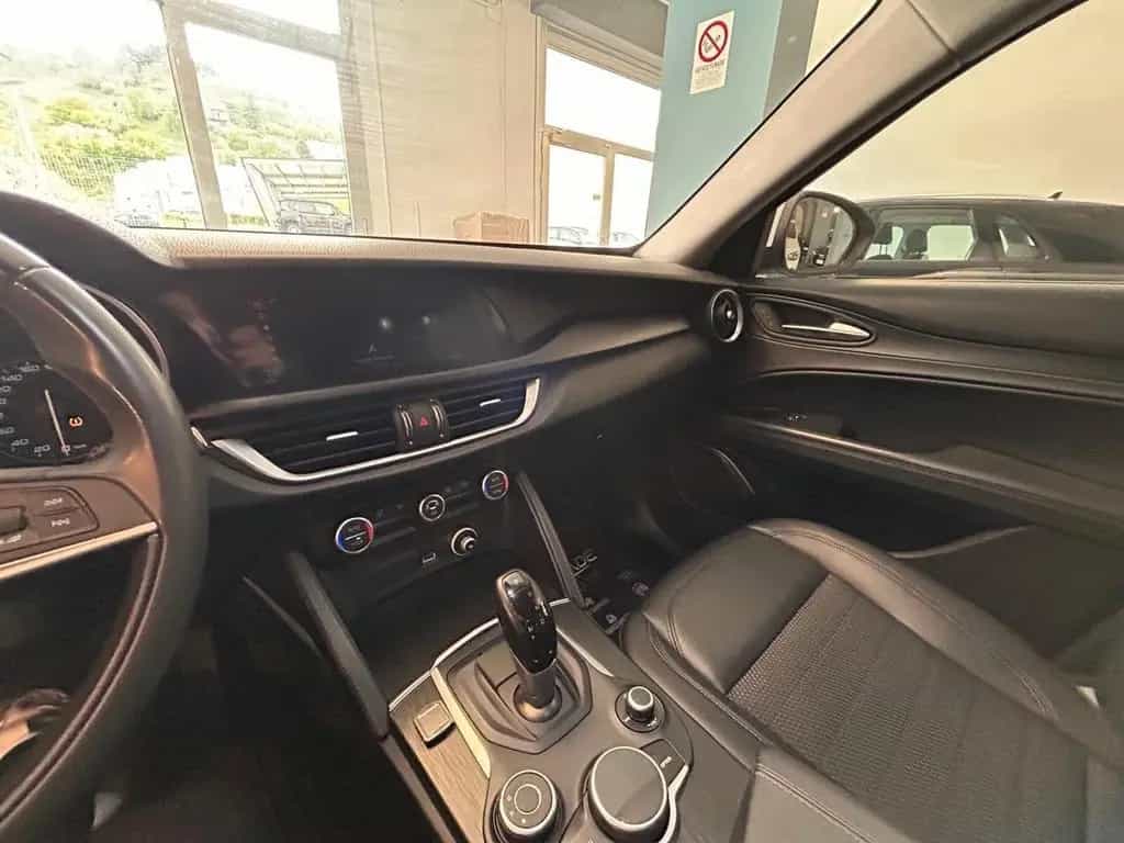 Alfa Romeo Stelvio 2.2 Turbodiesel 180 CV AT8 RW 01/2018-photo-6