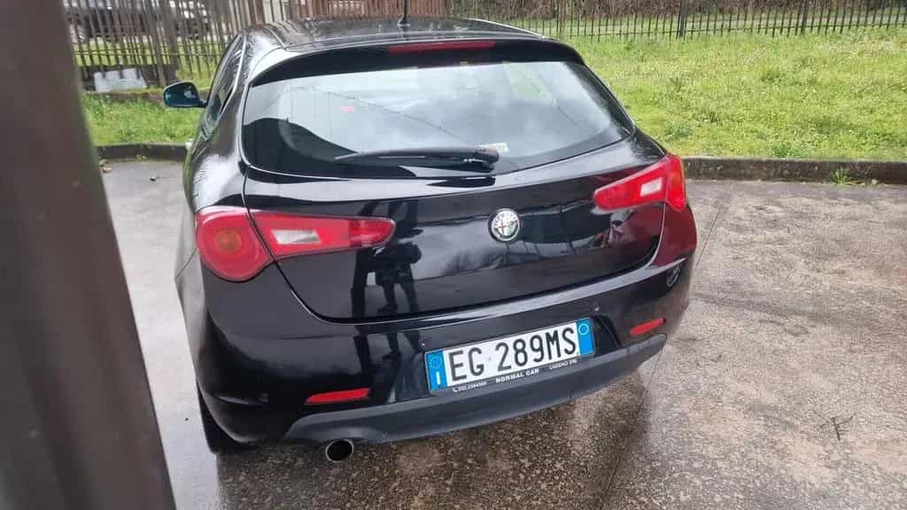 Alfa Romeo Giulietta 1.6 JTDm-2 105 CV Distincti 08/2011-photo-4