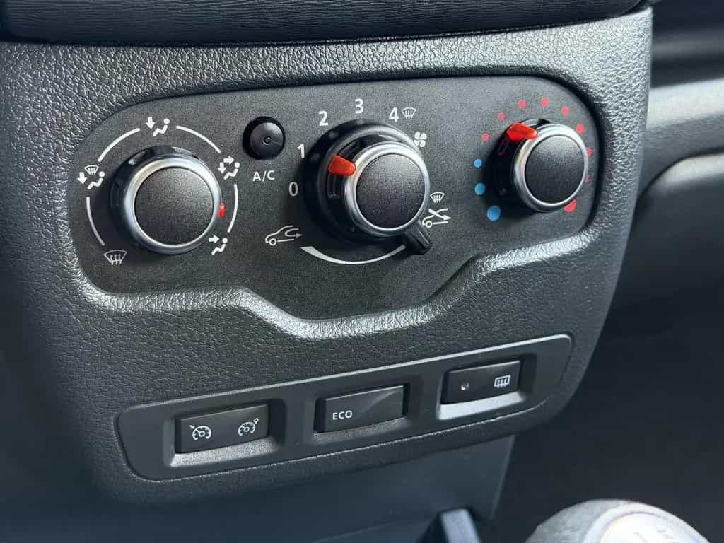 Dacia Dokker Stepway Pro *Navi*Rückfahr Cam*Sitzhzg* 06/2021-photo-31