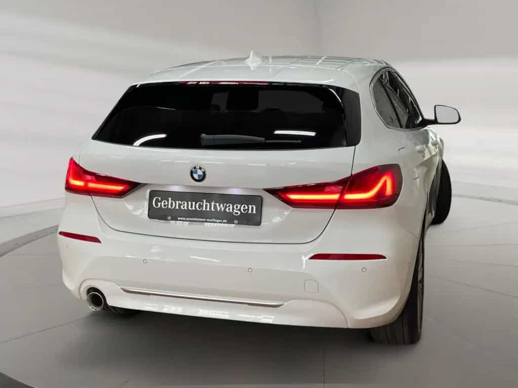 BMW 118 i Luxury Line Fahrassist+AHK+Wide+LED+Navi 01/2022-photo-2