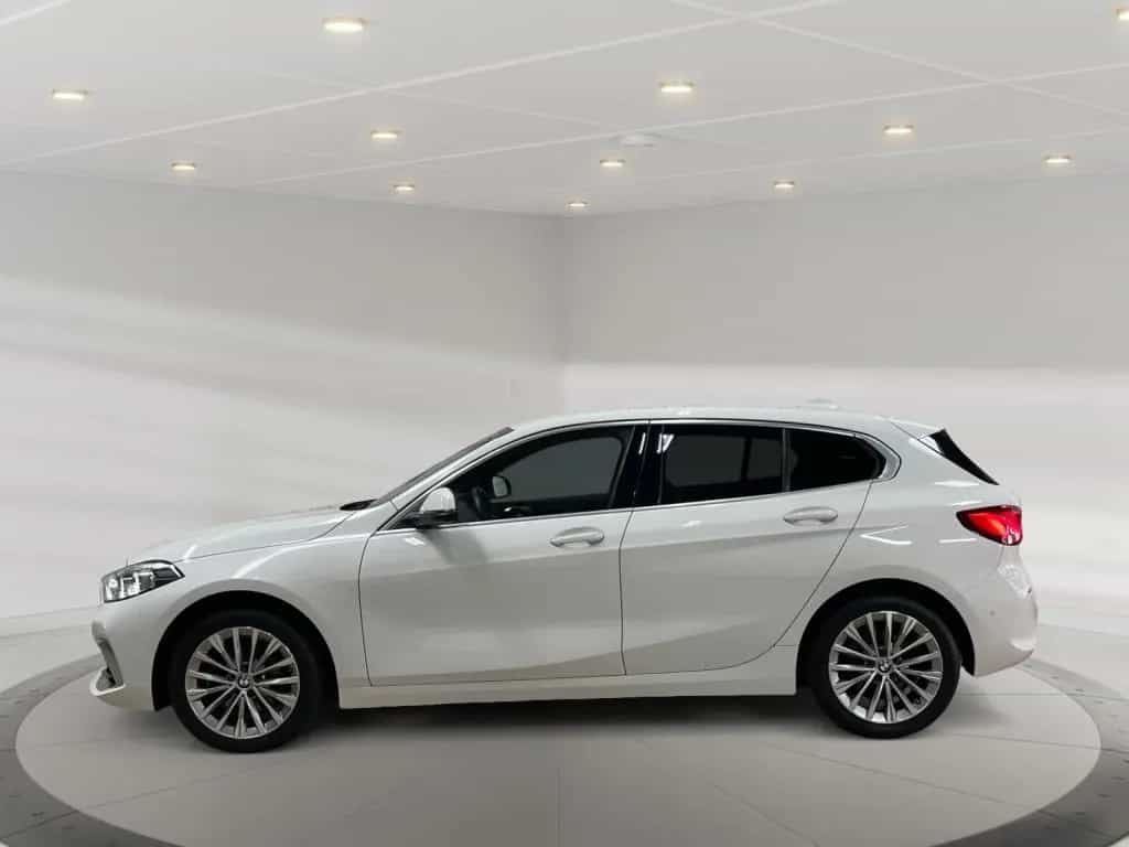 BMW 118 i Luxury Line Fahrassist+AHK+Wide+LED+Navi 01/2022-photo-3