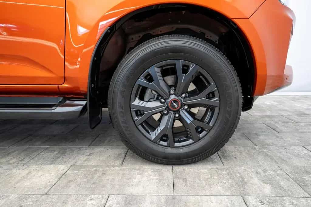 Isuzu D-Max 4x4 LSE °ASSISTENZ°LEDER°RFK°LED°AHK° 08/2024-photo-23