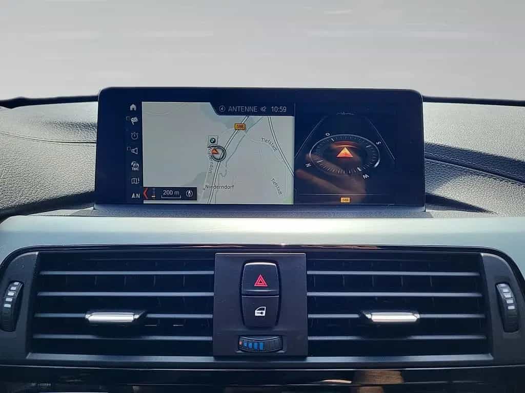 BMW 320 d xDrive Touring M SPORT LED HeadUp HiFi Pano 06/2018-photo-7