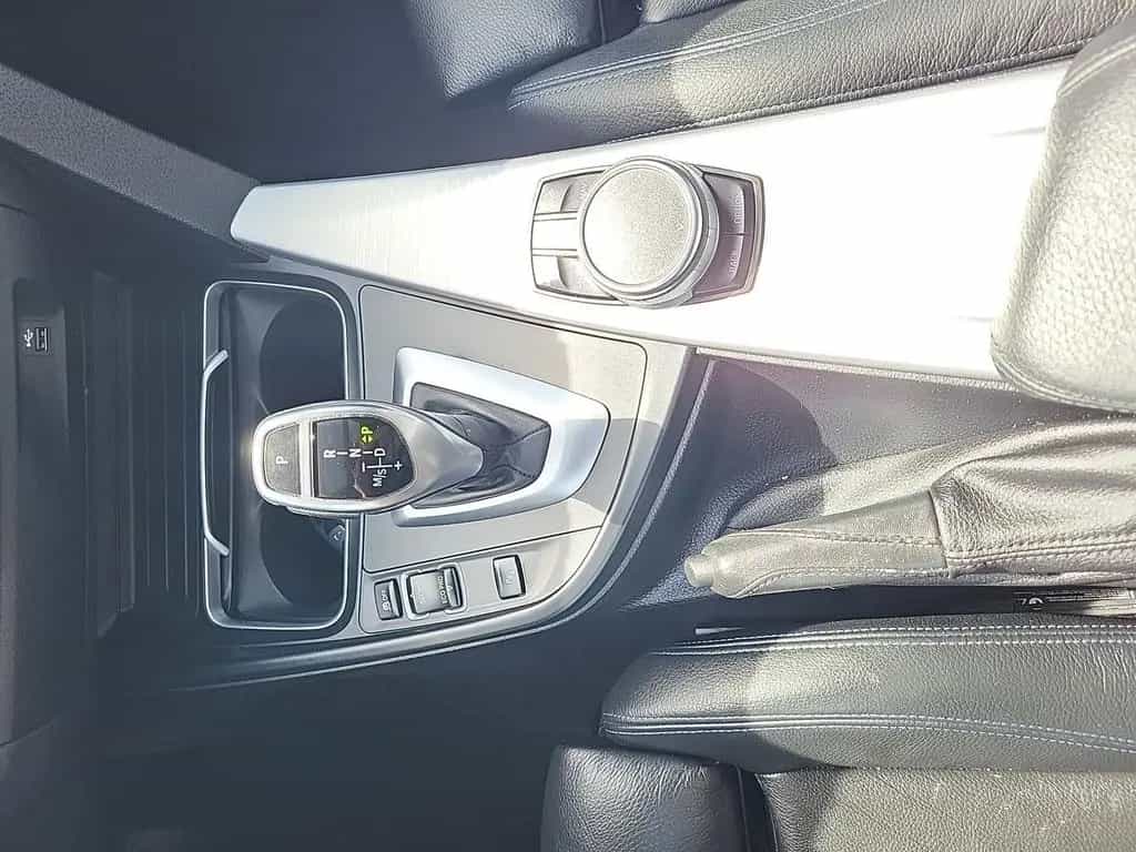 BMW 320 d xDrive Touring M SPORT LED HeadUp HiFi Pano 06/2018-photo-9