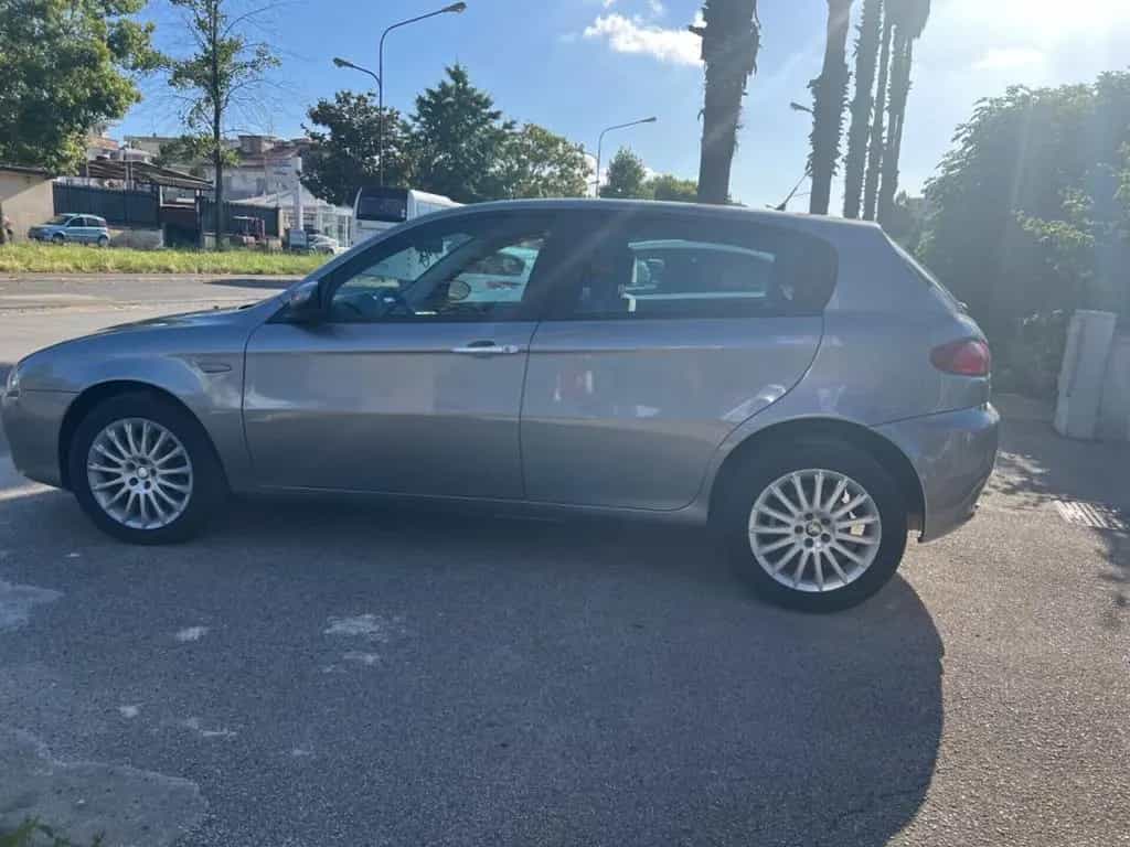 Alfa Romeo 147 1.9 JTD 120 CV 88 KW 08/2008-photo-6