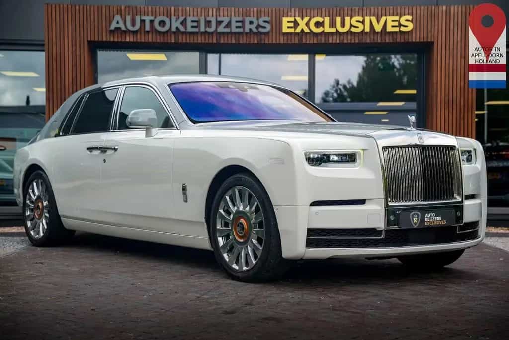 Rolls-Royce Phantom 6.7 V12 Starlight Headliner Rear Theatre 05/2020-photo-0