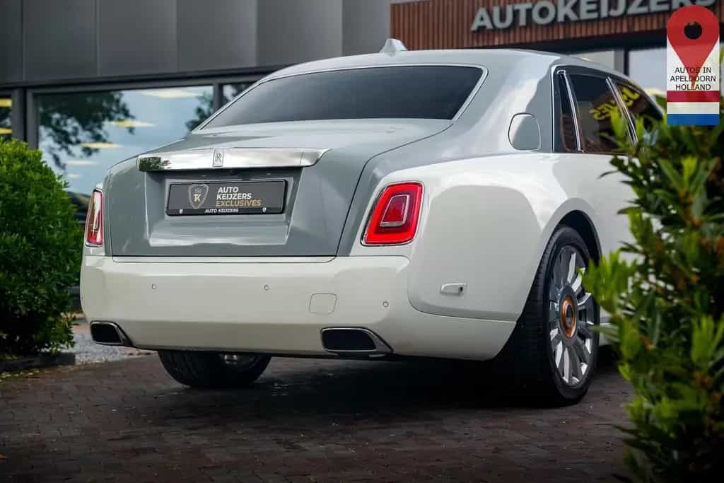 Rolls-Royce Phantom 6.7 V12 Starlight Headliner Rear Theatre 05/2020-photo-10