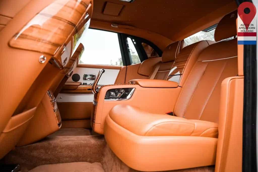 Rolls-Royce Phantom 6.7 V12 Starlight Headliner Rear Theatre 05/2020-photo-11