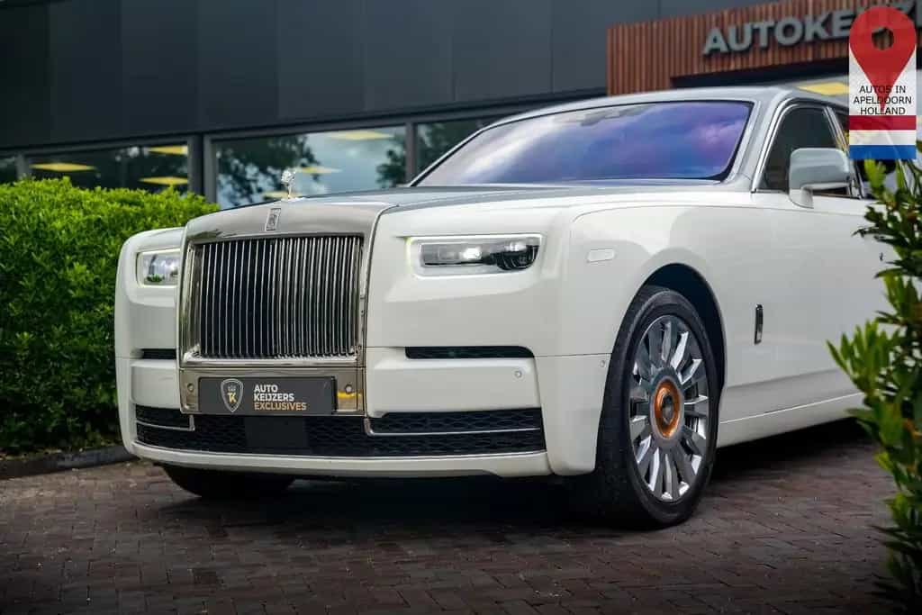 Rolls-Royce Phantom 6.7 V12 Starlight Headliner Rear Theatre 05/2020-photo-14