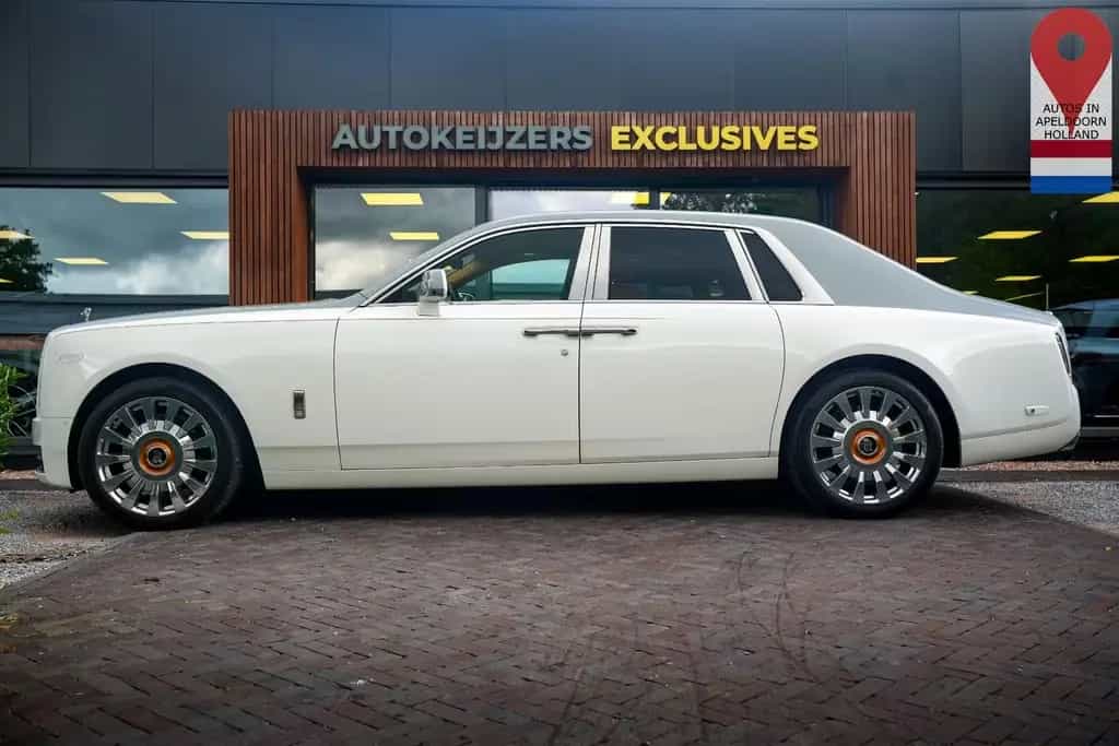 Rolls-Royce Phantom 6.7 V12 Starlight Headliner Rear Theatre 05/2020-photo-4