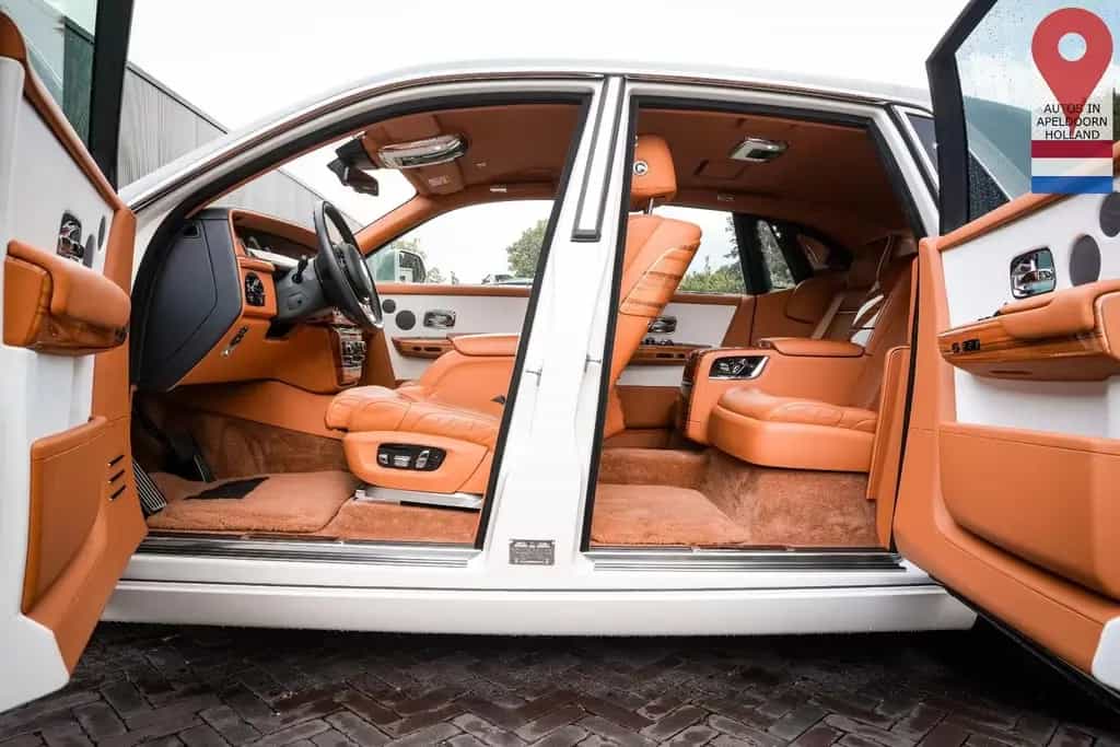 Rolls-Royce Phantom 6.7 V12 Starlight Headliner Rear Theatre 05/2020-photo-7