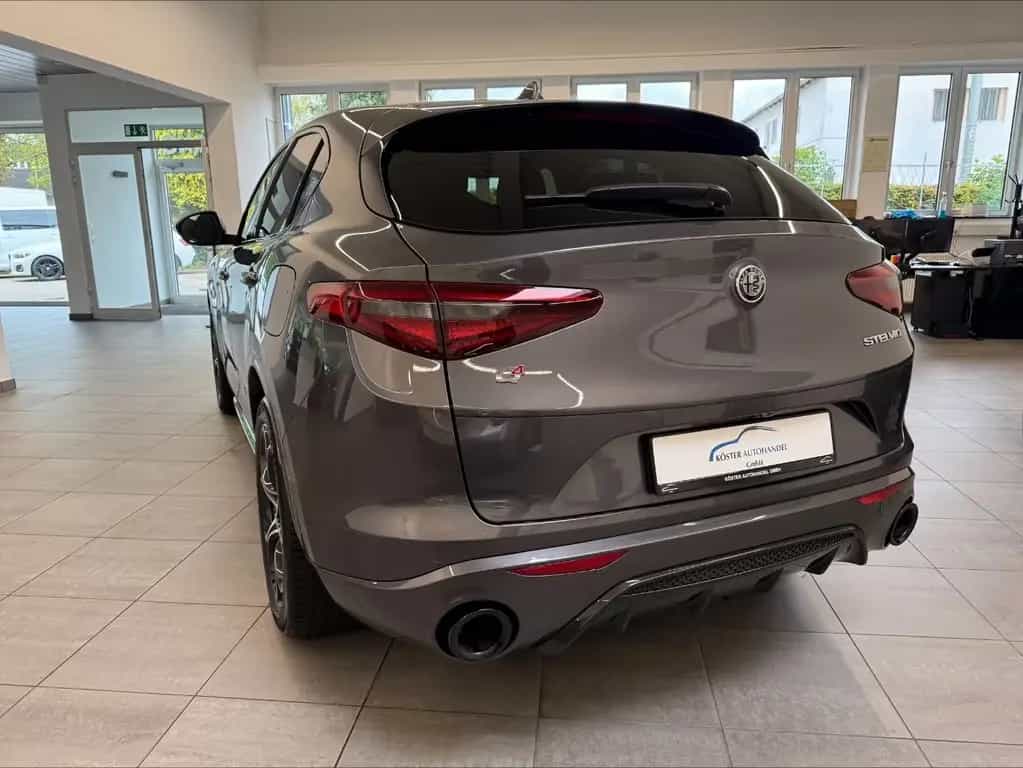 Alfa Romeo Stelvio Veloce Q4*LEDER*BI-XENON*SCHECKHEFT*AHK* 07/2022-photo-2