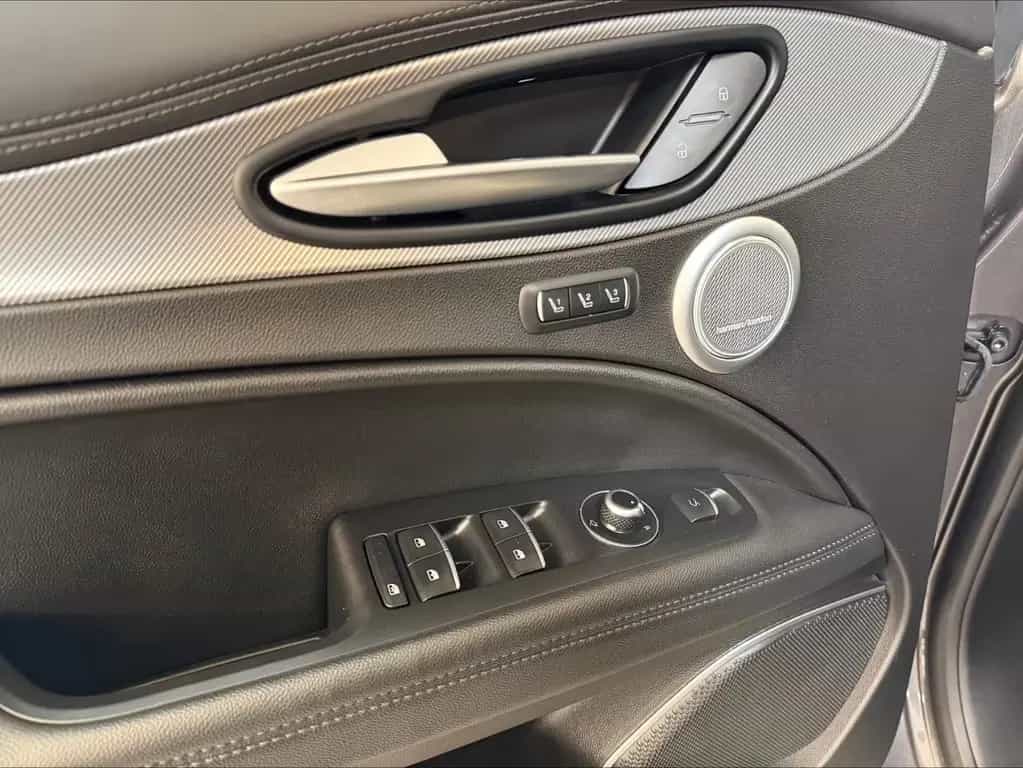 Alfa Romeo Stelvio Veloce Q4*LEDER*BI-XENON*SCHECKHEFT*AHK* 07/2022-photo-21