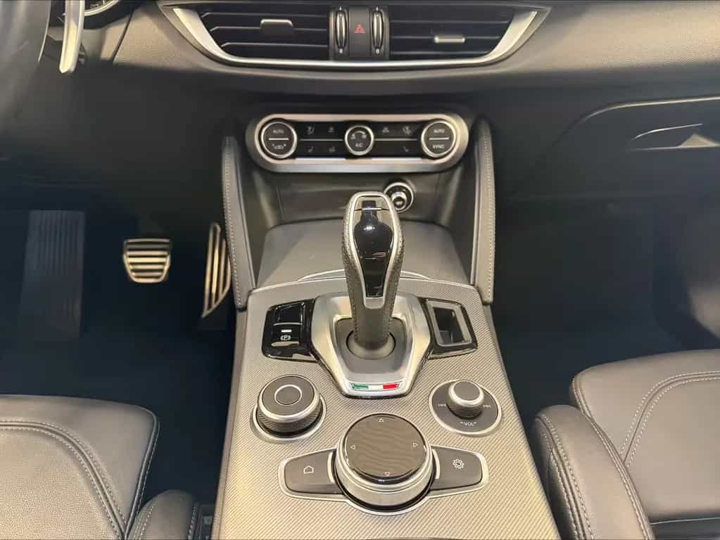 Alfa Romeo Stelvio Veloce Q4*LEDER*BI-XENON*SCHECKHEFT*AHK* 07/2022-photo-23