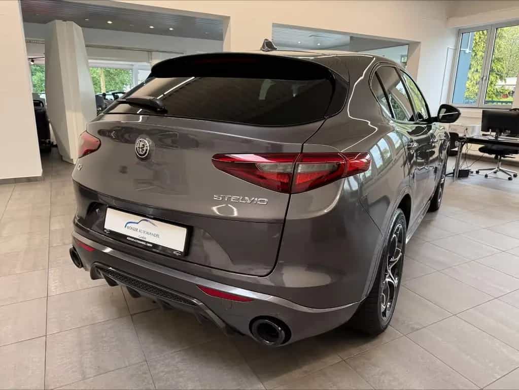Alfa Romeo Stelvio Veloce Q4*LEDER*BI-XENON*SCHECKHEFT*AHK* 07/2022-photo-4