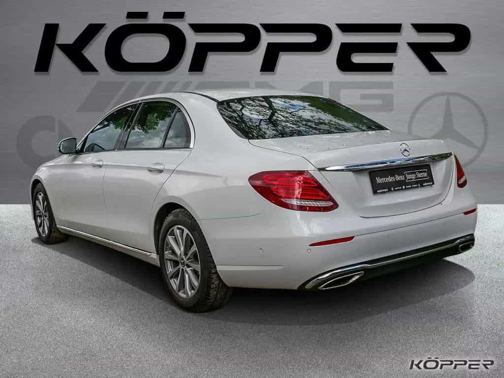 Mercedes-Benz E 250 Avantgarde Automatik Navi Schiebed. Kamera 10/2017-photo-1