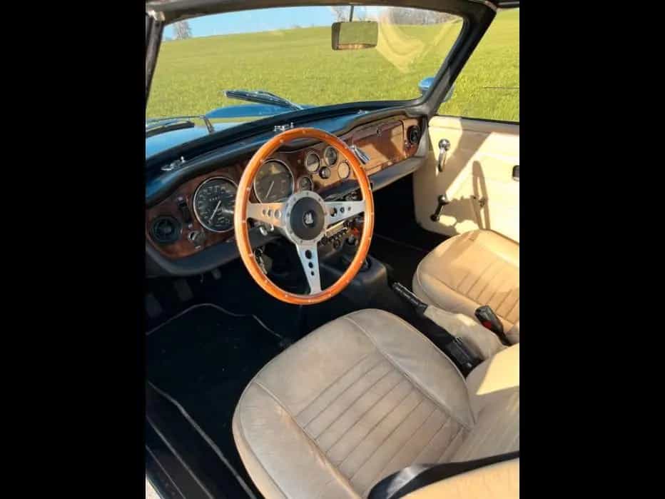 Triumph TR6 Top-Zustand, schöne Farbkombi 06/1975-photo-4