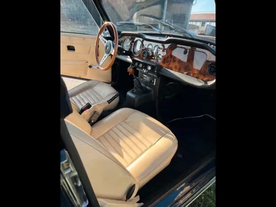 Triumph TR6 Top-Zustand, schöne Farbkombi 06/1975-photo-7