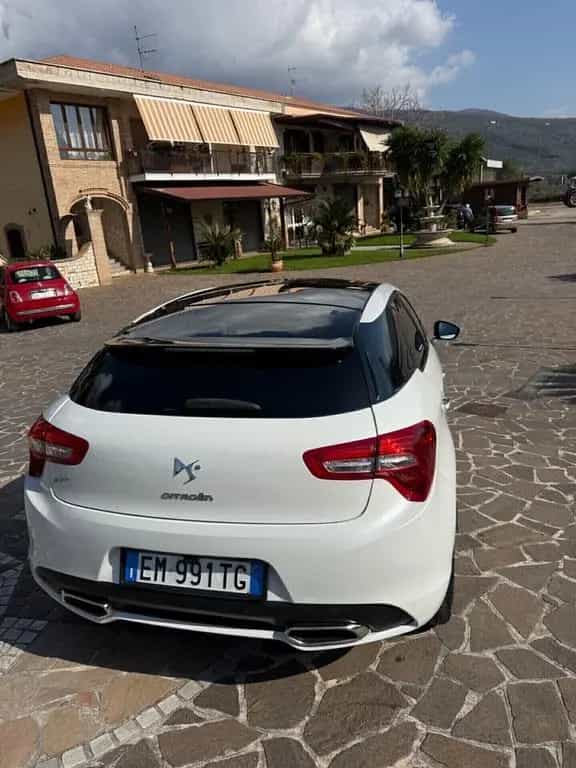DS Automobiles DS5 Ds DS5 5 1.6 e-HDi 110 full full optional 03/2012-photo-4