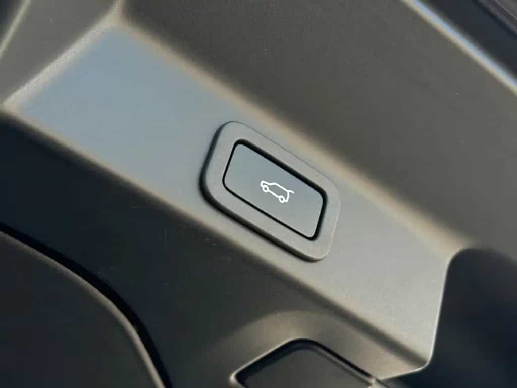 Jaguar F-Pace 25t Aut. AWD R-Sport KAM.|Meridian|Leder 10/2020-photo-20
