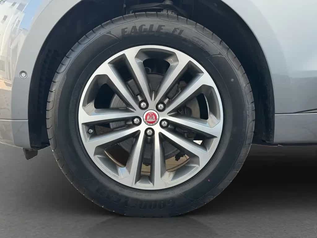 Jaguar F-Pace 25t Aut. AWD R-Sport KAM.|Meridian|Leder 10/2020-photo-24