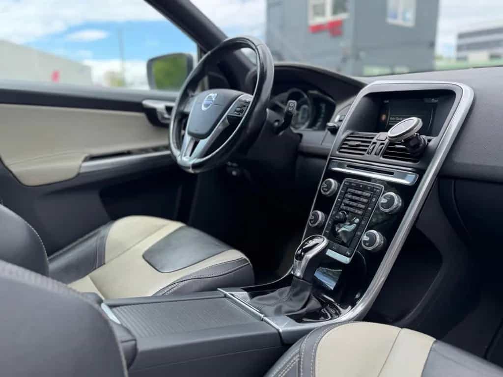Volvo XC60 T5 AWD Summum*PANO*LEDER*LED*KAMERA*AHK*PDC 07/2016-photo-14