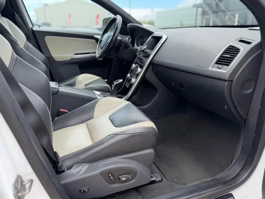 Volvo XC60 T5 AWD Summum*PANO*LEDER*LED*KAMERA*AHK*PDC 07/2016-photo-15