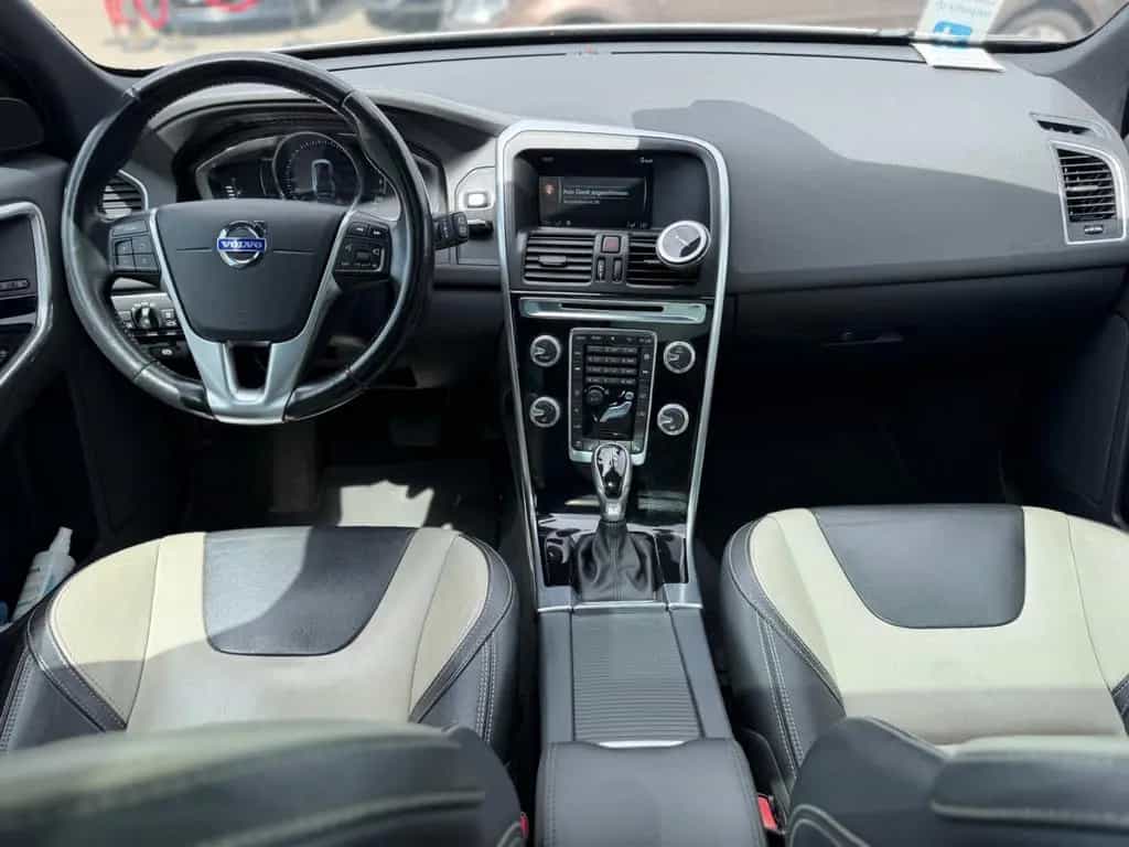 Volvo XC60 T5 AWD Summum*PANO*LEDER*LED*KAMERA*AHK*PDC 07/2016-photo-17