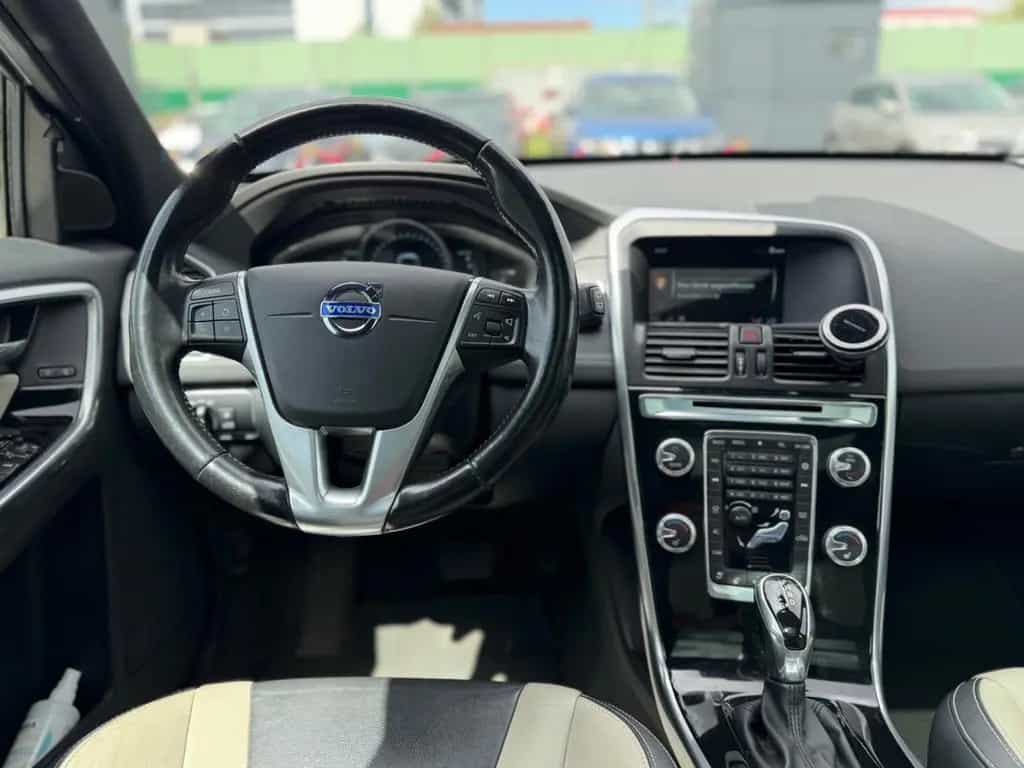 Volvo XC60 T5 AWD Summum*PANO*LEDER*LED*KAMERA*AHK*PDC 07/2016-photo-18