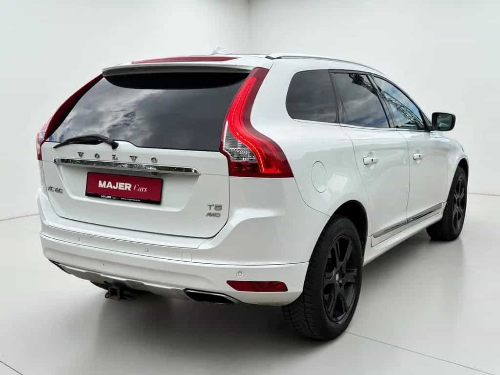 Volvo XC60 T5 AWD Summum*PANO*LEDER*LED*KAMERA*AHK*PDC 07/2016-photo-7