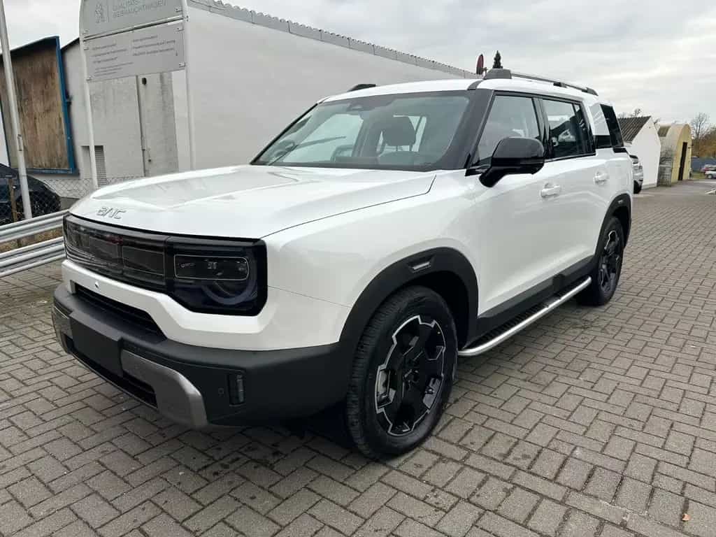 BAIC BJ30 4WD HEV AUTOM/PANO/LED/360°/KA null-photo-0