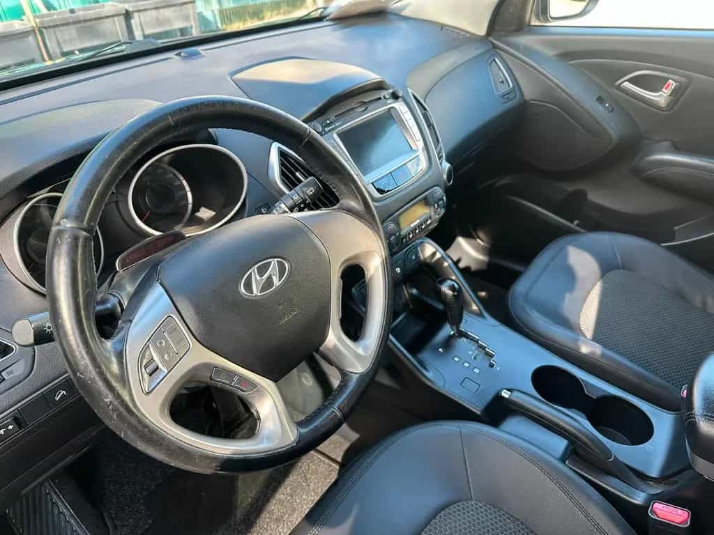 Hyundai ix35 2.0 Style 2WD*Aut*Leder*Navi*R-Cam*AHK*Top* 01/2013-photo-8