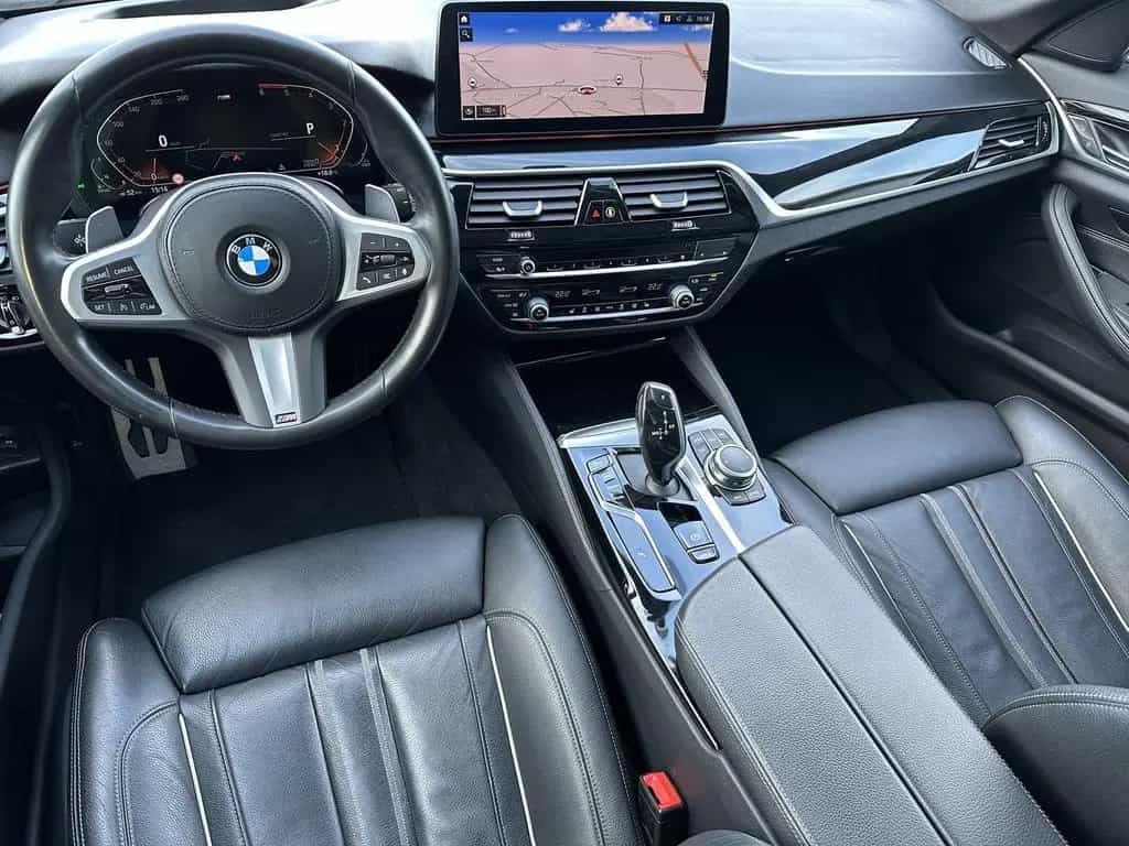 BMW 530 d Touring xDrive M-Sport NAV+LASER+AHK+PANORA 02/2022-photo-12