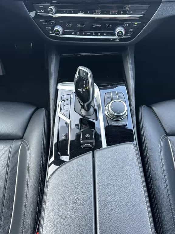 BMW 530 d Touring xDrive M-Sport NAV+LASER+AHK+PANORA 02/2022-photo-14