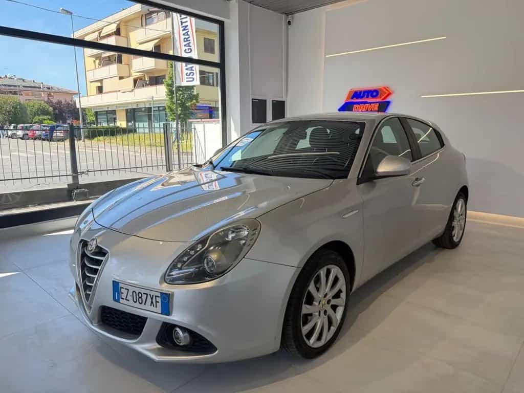 Alfa Romeo Giulietta 1.6 JTDm-2 105 CV Exclusive 05/2015-photo-2