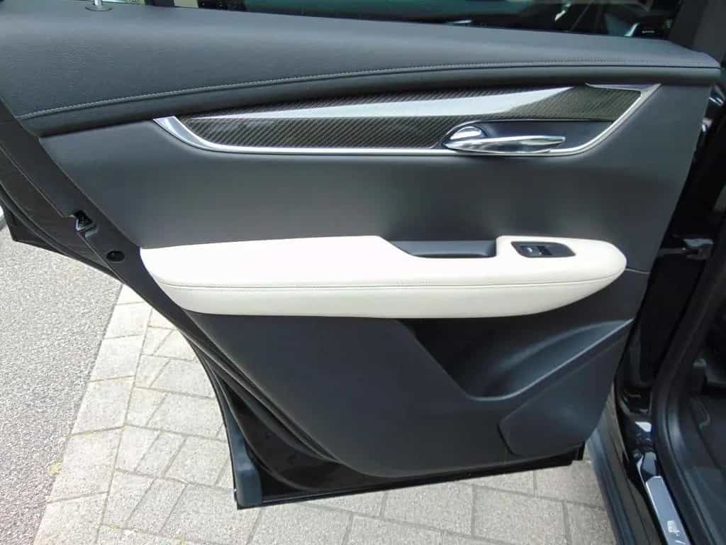 Cadillac XT6 Sport 3,6 V6 Black Edition AHK Panoramadach 08/2023-photo-16