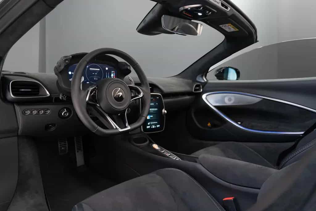 McLaren Artura Performance I Lift I MSO Paint null-photo-15