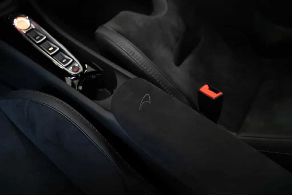 McLaren Artura Elite Paint I Lift I Black Pack null-photo-18