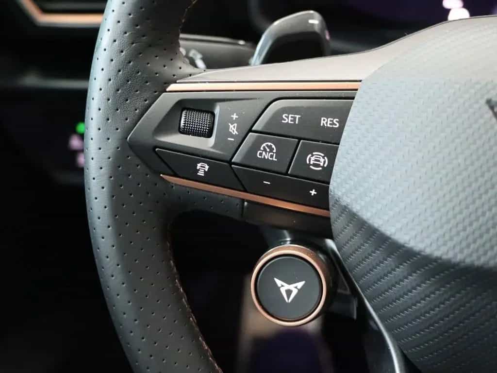 Cupra Leon Sportstourer 1.5 AHK Kamera elek. Sitz 07/2025-photo-10