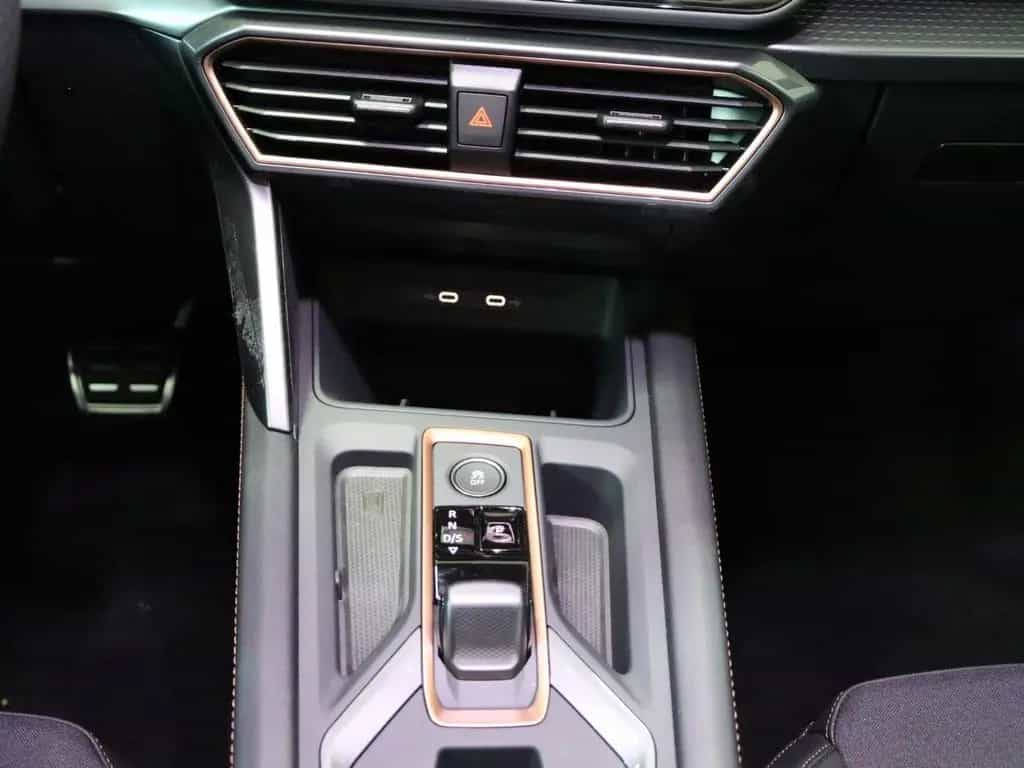 Cupra Leon Sportstourer 1.5 AHK Kamera elek. Sitz 07/2025-photo-16