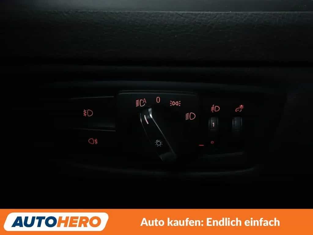 BMW 118 1er 118i Edition M Sport Shadow Aut.*LED*TEMPO* 09/2018-photo-25