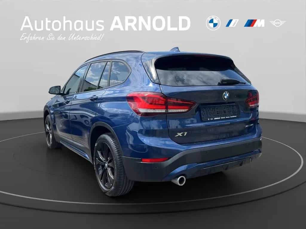 BMW X1 sDrive18i Sport Line Head-Up Tempomat Komfort 01/2022-photo-3
