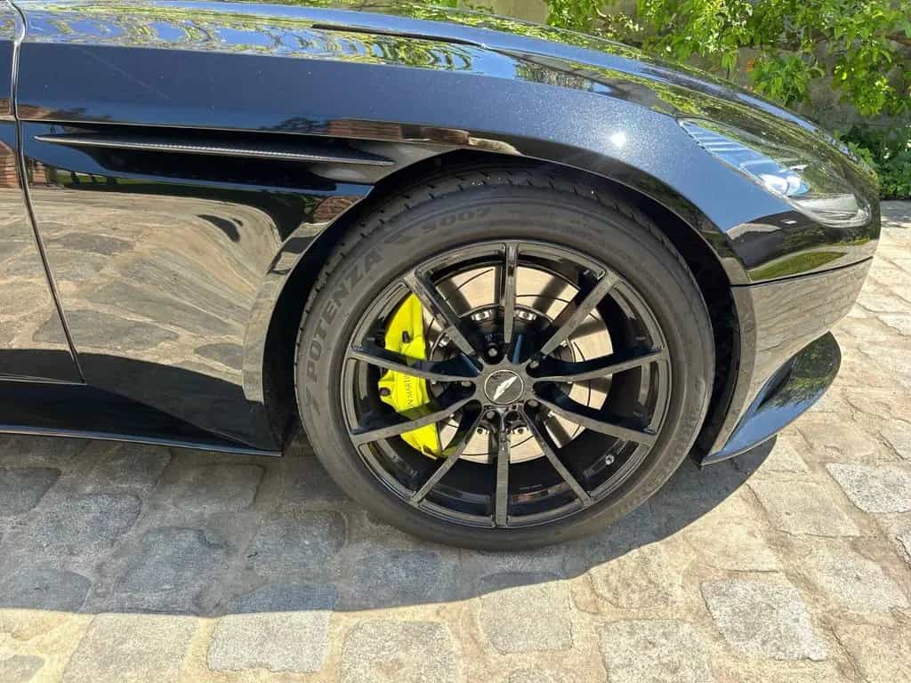 Aston Martin DB11 5.2 V12 AMR AMR 08/2020-photo-3